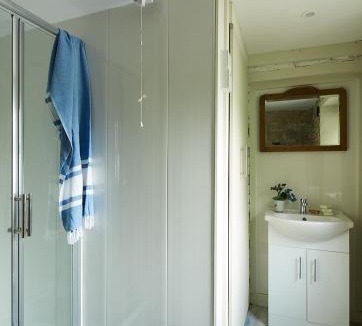 Knockaderry Cross Roads House | Kilquiggan Cottages