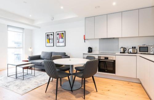 Sutton Cross Apartment | The Hunt One