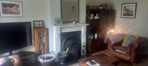 Longford Bed & Breakfast | 1 Cartrun Breac N39D7H6 Opposite Longford Rugby Club - See the Yellow Door