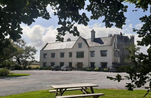 Claregalway Bed & Breakfast | Claregalway Castle