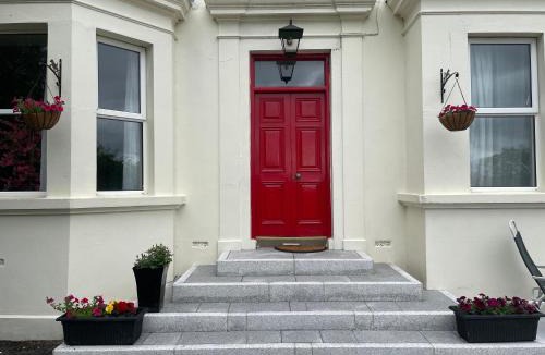 Londonderry Bed & Breakfast | Brackfield House Super king bed ,Single Free parking wifi