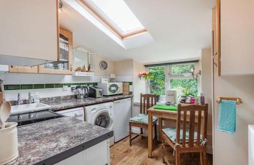 Peasedown Saint John Apartment | Hillside Cottage