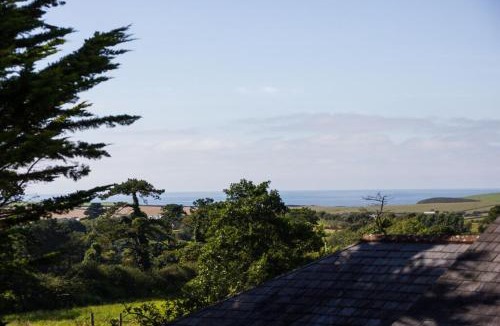 Bude House | 400 year old quirky Cornish cottage, in Bude, Poughill.