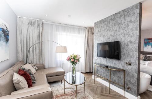 Dunmurry Hotel | Balmoral Hotel, Belfast