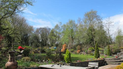 Londonderry Bed & Breakfast | Five Oaks Bed & Breakfast with free parking, tranquil setting