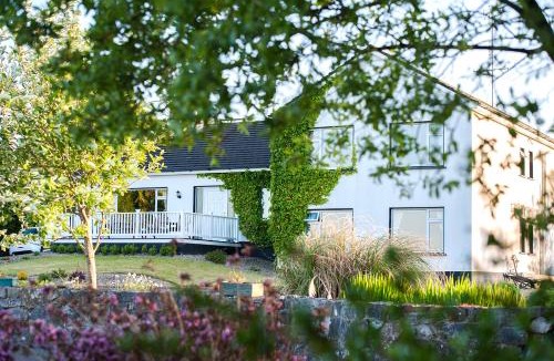 Oughterard Bed & Breakfast | The Waterfront House Country Home