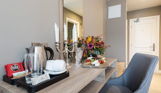 Castle Varagh Hotel & Bar
