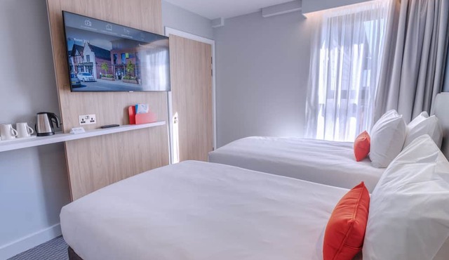 Holiday Inn Express Fleet