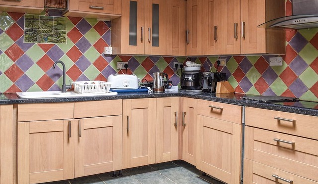 5 bedroom accommodation in Winterslow, near Salisbury
