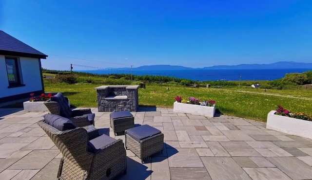 Stunning Coastal 4.5 Bed/4.5 Bath Modern Cottage
