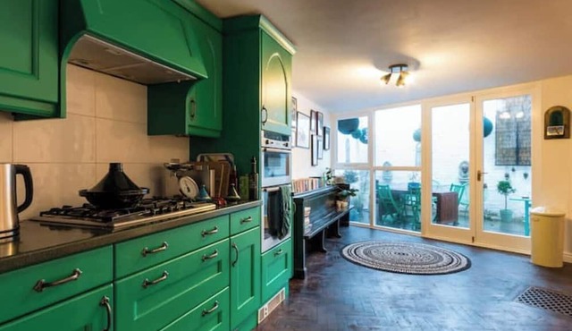 Stunning Cotswolds Chapel - Sleeps 10+