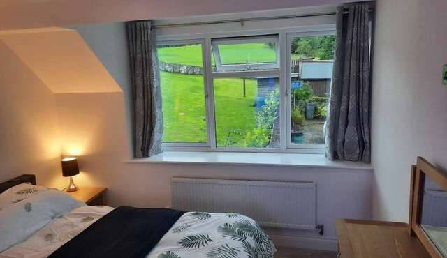 3 Bed Barn - Sleeps up to 6 - Parking - Wifi