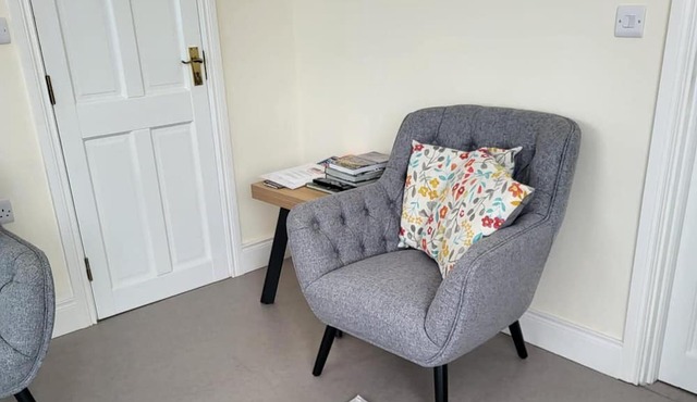 1 Bed Retreat-sleeps 2-secure Parking-garden