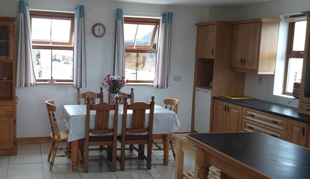 Sleeps6-familyfriendly-freeparking-garden