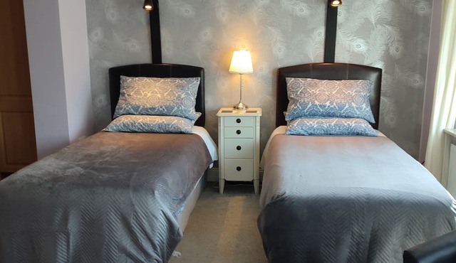 DUBLIN AIRPORT/BEAUMONT HOSPITAL Marie’s Bed and Breakfast