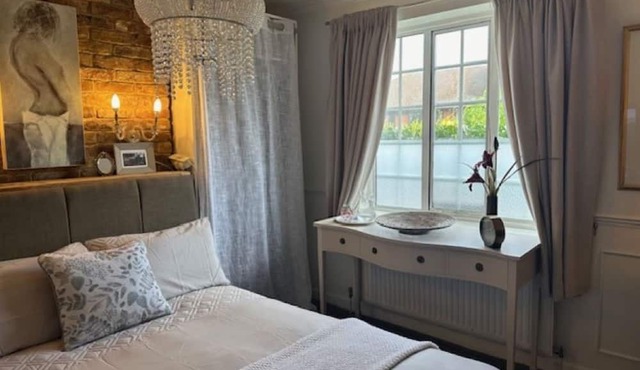 Flint Cottage
