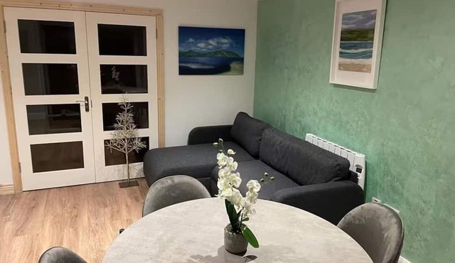 1-bed Cosy Country Retreat- Sleeps 5, Emerald Park