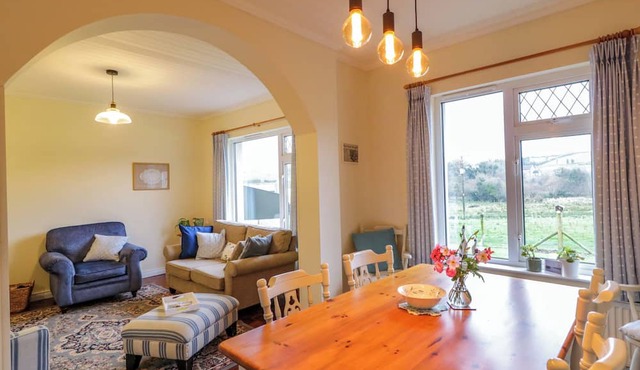 Betty's Farm Cottage