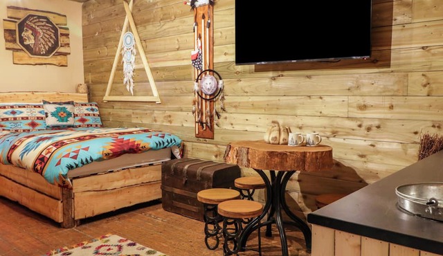 Apache Falls Lodge