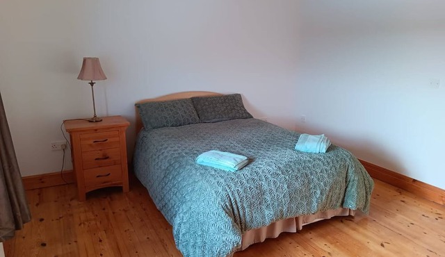 Room-room 4, Williamstown, Ireland