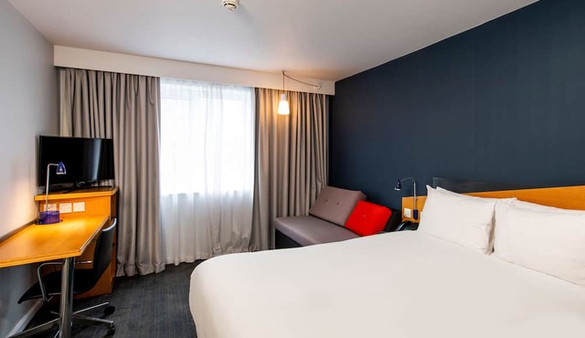 Holiday Inn Express Swindon - West by IHG