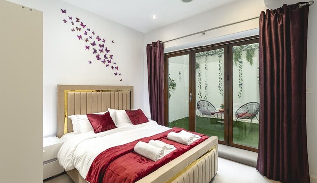 Luxury Chelsea Duplex | 3BR | Sleeps 10 | Near Tube