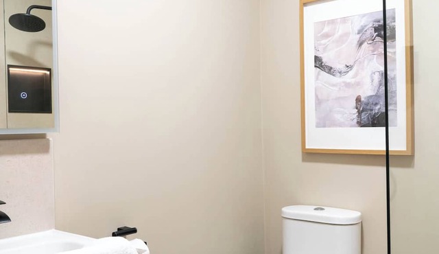 Self-Catering Apartment | Murphy Bed | Town Center