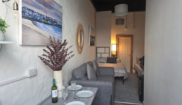 Beachfront Studio Suite Downhill Free Parking