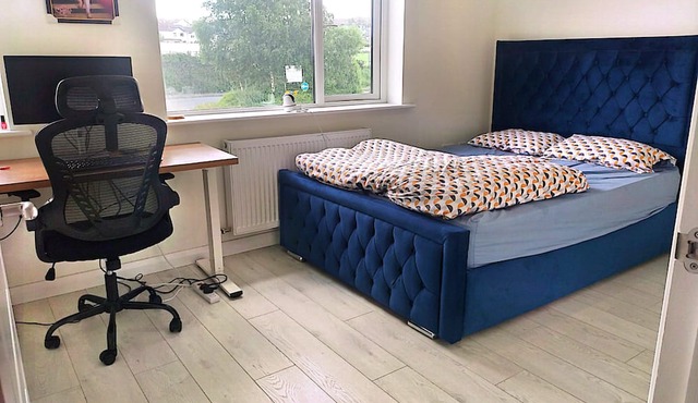 Spacious Double Room with Garden & Parking – Suitable for male or Couple