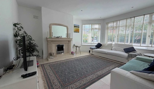 Luxury 4BDR Retreat With Garden and Workspace