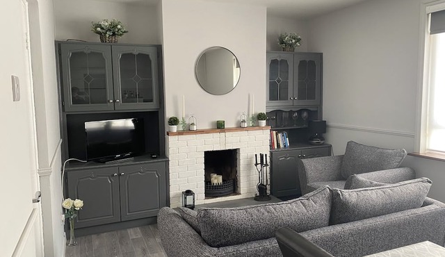 Cortoon Inn, Double Room 8 (1 DBL)