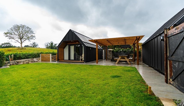 Luxury Cabin with Private Hot Tub 5