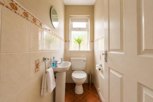 Bright & Spacious 3-Bed in Oranmore 15 mins from Galway City