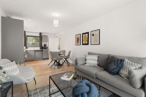Modern 2-Bedroom Apartment in Watford