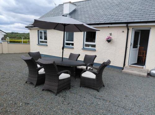 Cottage - Sleeps 6 - Parking