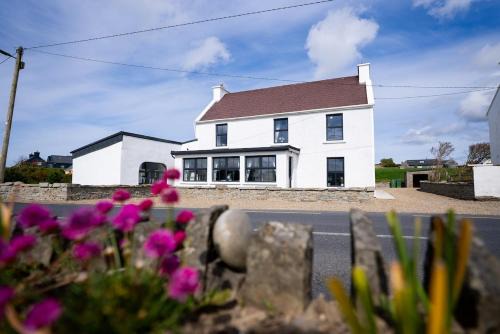 Harbour View - Sleeps 26 guests