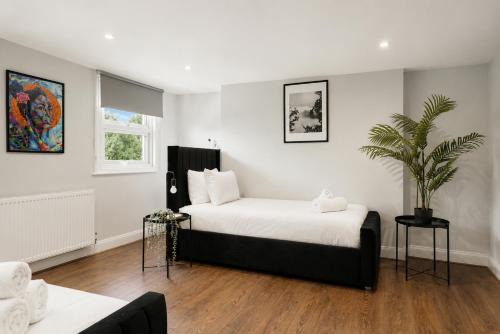 2 Bed Top Floor Apt Kensington London W8
