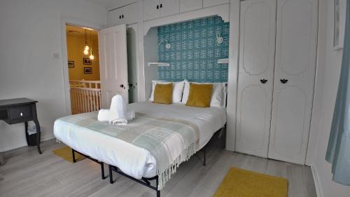 Thorn Cottage by Escape Ordinary