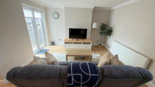 The Strand House - Stylish 3BR House, Free Parking, Close to Croke Park, Minutes from City Center
