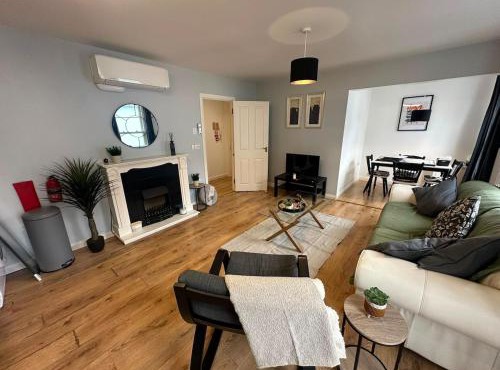 Tower View Apartment 2-bed by Stay North