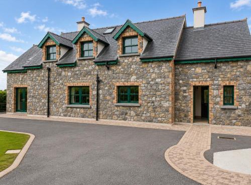 Luxury Stone Cottage in Westmeath