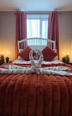 Serengeti Suite - Free parking, Fast Wifi, Family&Contractor Stay