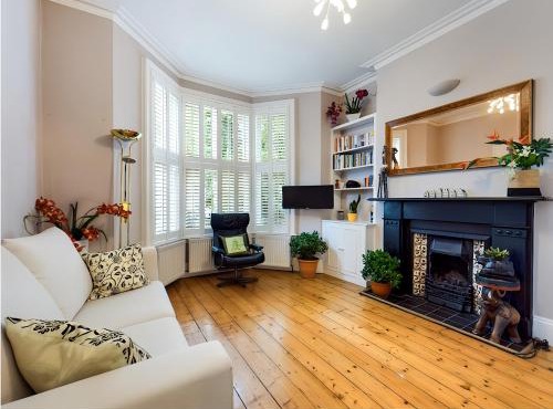 The Clapham 2-Bedroom Flat with Private Patio
