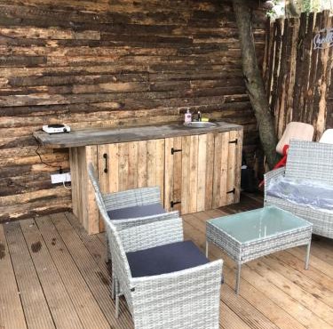 Gracelands Glamping lodge 1